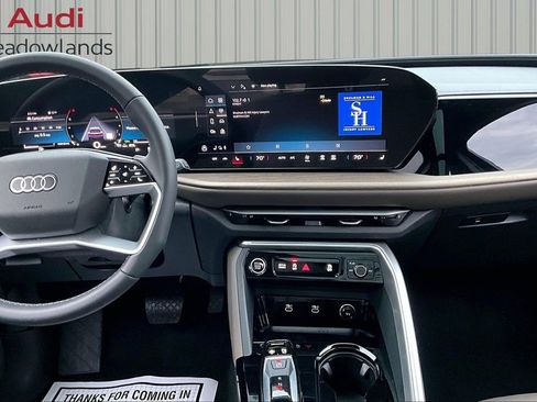 Used 2025 Audi Q5 Premium w/ Convenience Package image 9