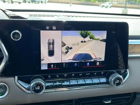 Used 2024 GMC Canyon Denali image 26