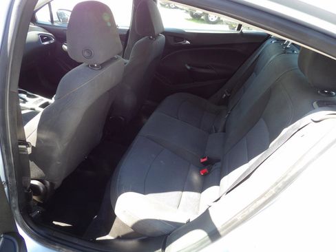 Used 2018 Chevrolet Cruze LS FWD image 16
