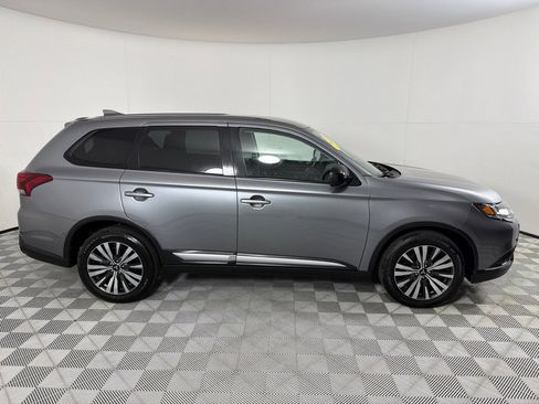 Used 2020 Mitsubishi Outlander ES image 4