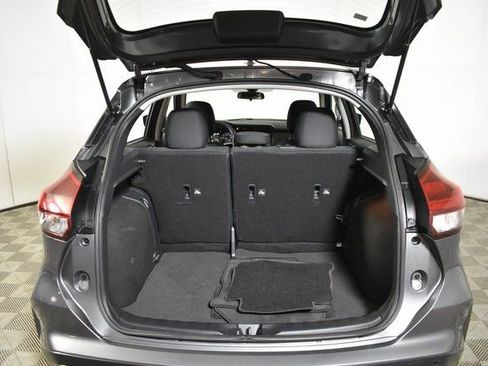 Used 2021 Nissan Kicks SV image 28