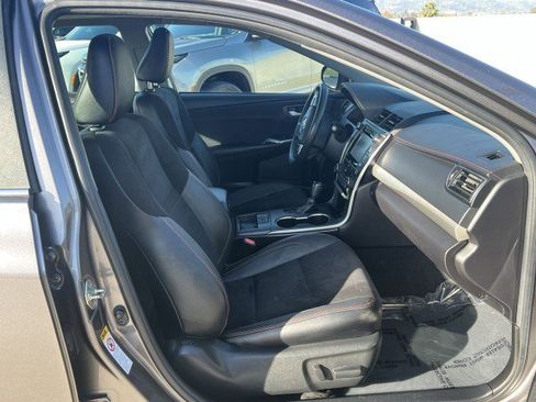 Used 2017 Toyota Camry XSE image 28