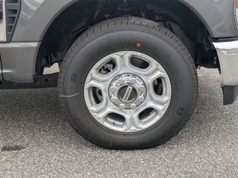 New 2026 Ford F250 XLT w/ F-250 >10K GVWR Package image 11