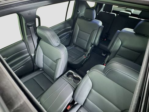 New 2027 Chevrolet Traverse LT w/ Sun and Wheel Package FWD image 14