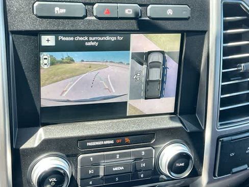 Used 2018 Ford F150 Platinum w/ Equipment Group 701A Luxury RWD image 26