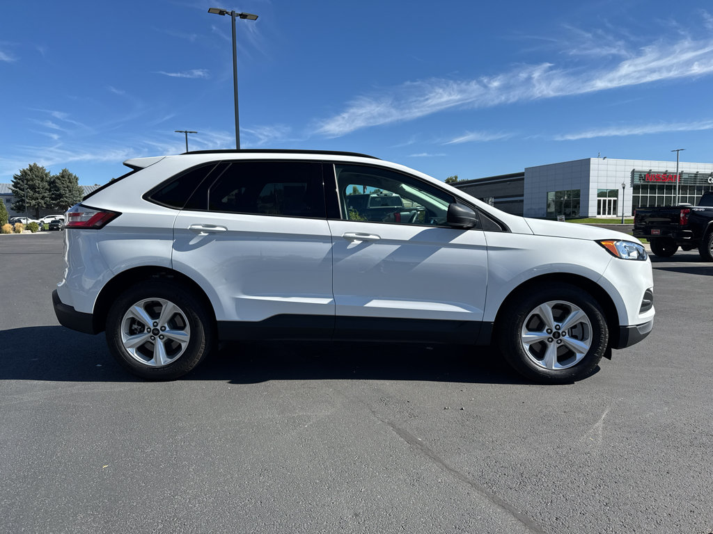 Used 2024 Ford Edge SE AWD/4WD image 2