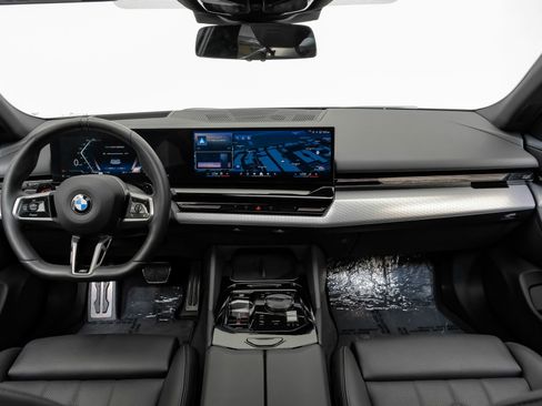 Used 2024 BMW 530i w/ M Sport Package RWD image 19