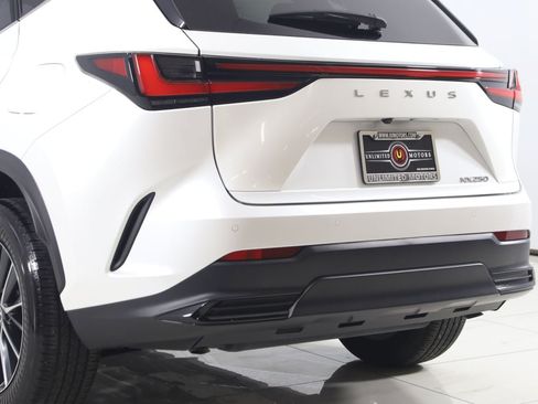 Used 2024 Lexus NX 250 FWD image 23