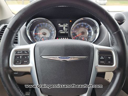Used 2012 Chrysler Town & Country Touring w/ Entertainment Group #1 FWD image 11