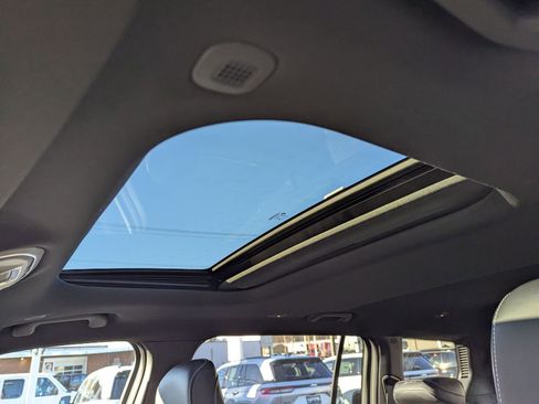 New 2025 Jeep Grand Cherokee L Altitude image 17