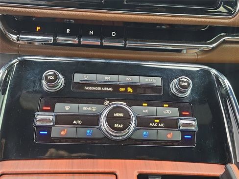 Used 2024 Lincoln Navigator Reserve image 23