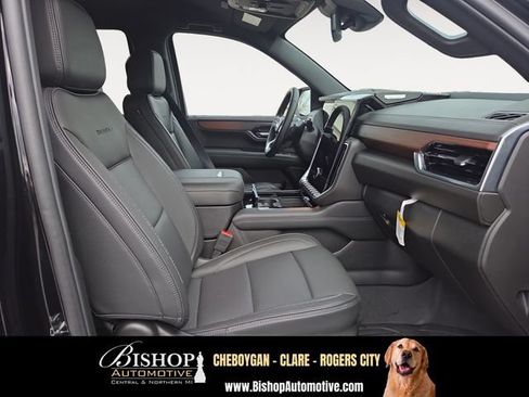 Used 2025 GMC Yukon Denali w/ LPO, Floor Liner Package AWD/4WD image 23