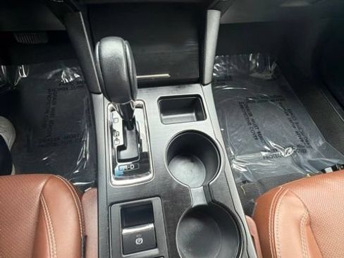 Used 2019 Subaru Outback 2.5i Touring AWD/4WD image 14