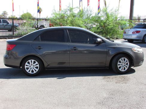 Used 2013 Kia Forte EX image 4