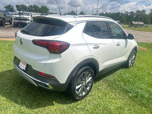 Used 2023 Buick Encore GX Essence w/ Experience Buick Package FWD image 10