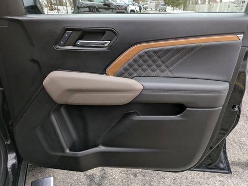 Certified 2024 GMC Canyon Denali image 28