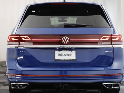 Used 2025 Volkswagen Atlas SEL Premium R-Line image 17
