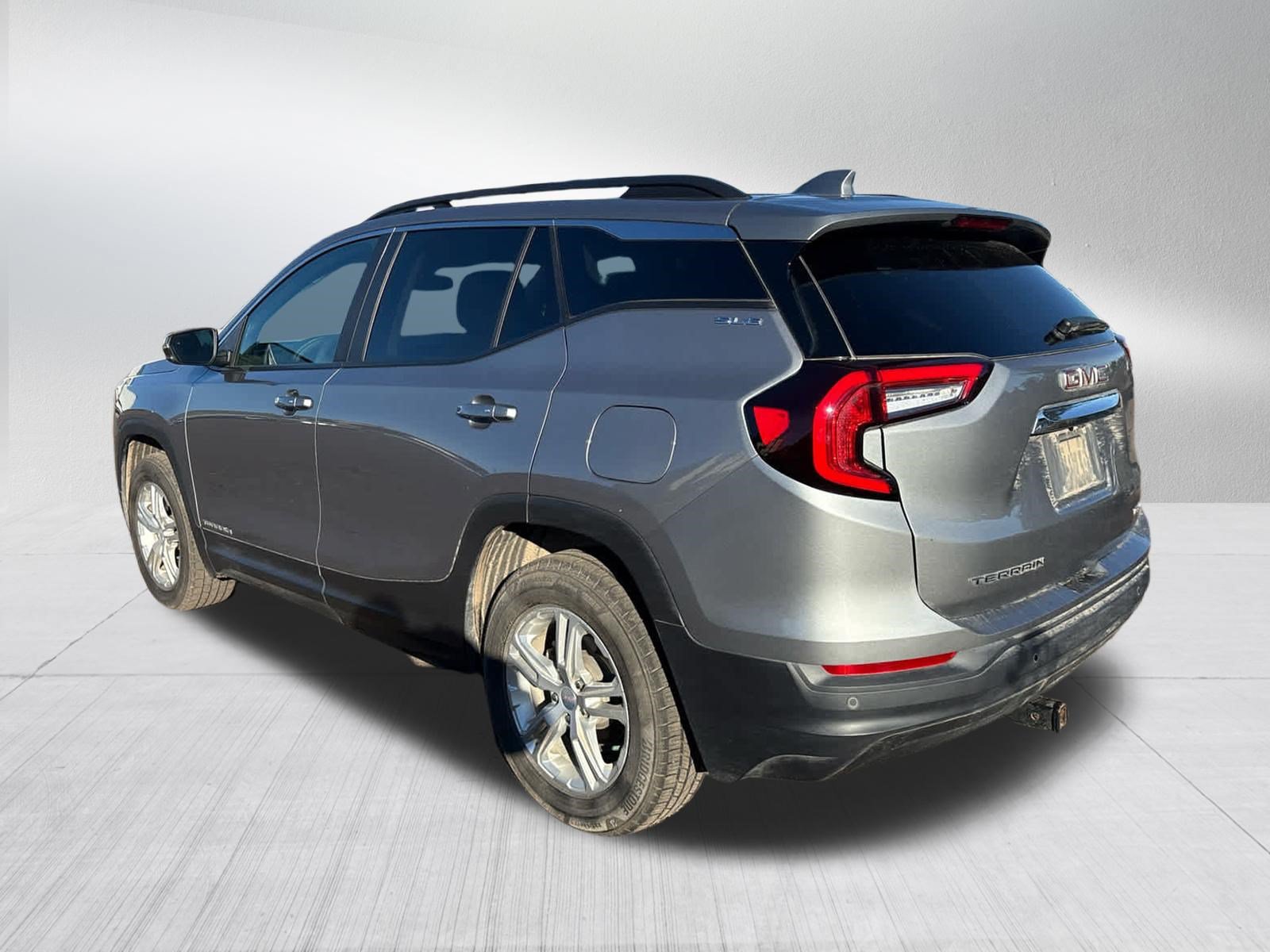 Used 2023 GMC Terrain SLE w/ Driver Convenience Package AWD/4WD image 6