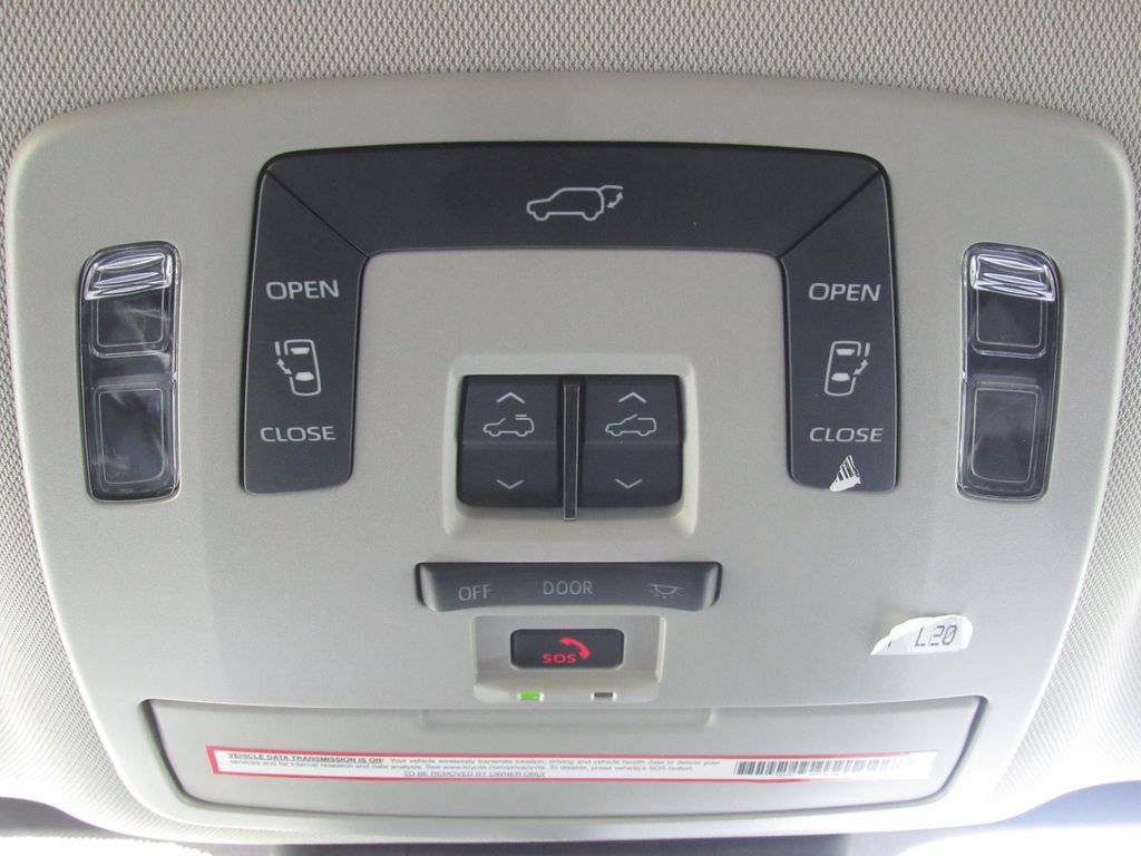 Certified 2023 Toyota Sienna XLE FWD image 28