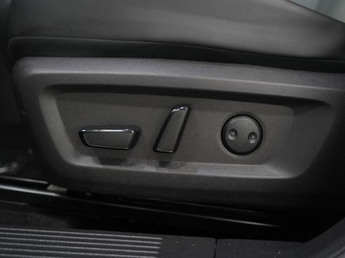 Used 2022 Nissan Rogue SV w/ SV Premium Package image 24