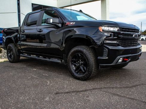 Used 2022 Chevrolet Silverado 1500 LT Trail Boss w/ LT Trail Boss Premium Package image 3