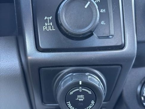 Used 2019 Ford F150 XLT w/ Equipment Group 302A Luxury AWD/4WD image 16