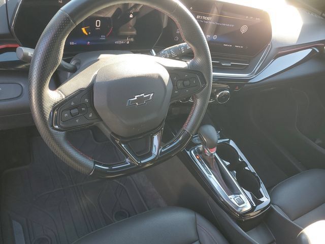 Certified 2024 Chevrolet Trax RS w/ Sunroof Package FWD image 17