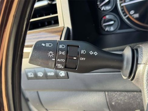 Used 2020 Lexus LX 570 4WD w/ 3rd Row & Luxury Pkg image 22