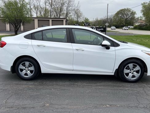 Used 2017 Chevrolet Cruze LS image 2