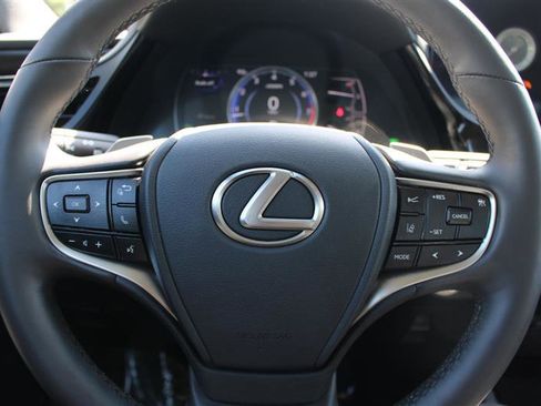 Used 2024 Lexus ES 350 w/ Premium Package image 16