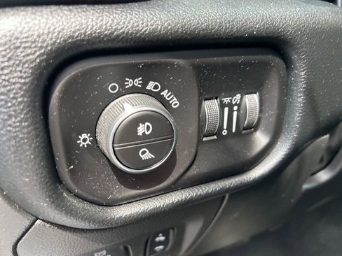 Used 2022 RAM 1500 Laramie AWD/4WD image 16