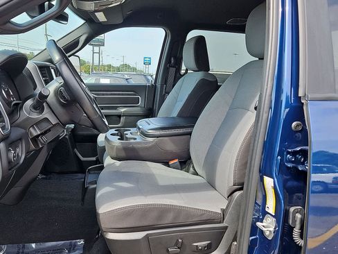 Used 2024 RAM 2500 Big Horn AWD/4WD image 24