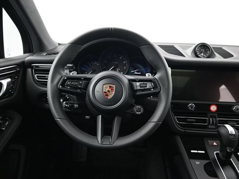 Used 2026 Porsche Macan AWD/4WD image 13