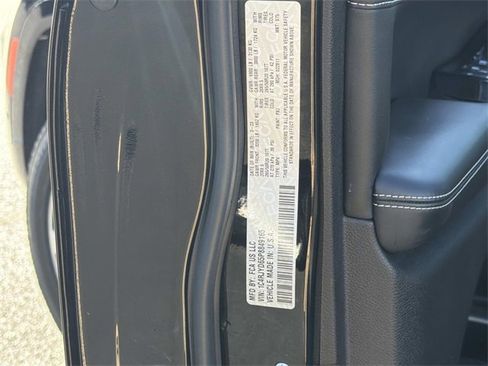 Used 2023 Jeep Grand Cherokee Overland w/ Luxury Tech Group IV image 27