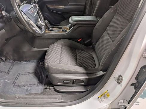 Used 2019 GMC Acadia SLE image 12