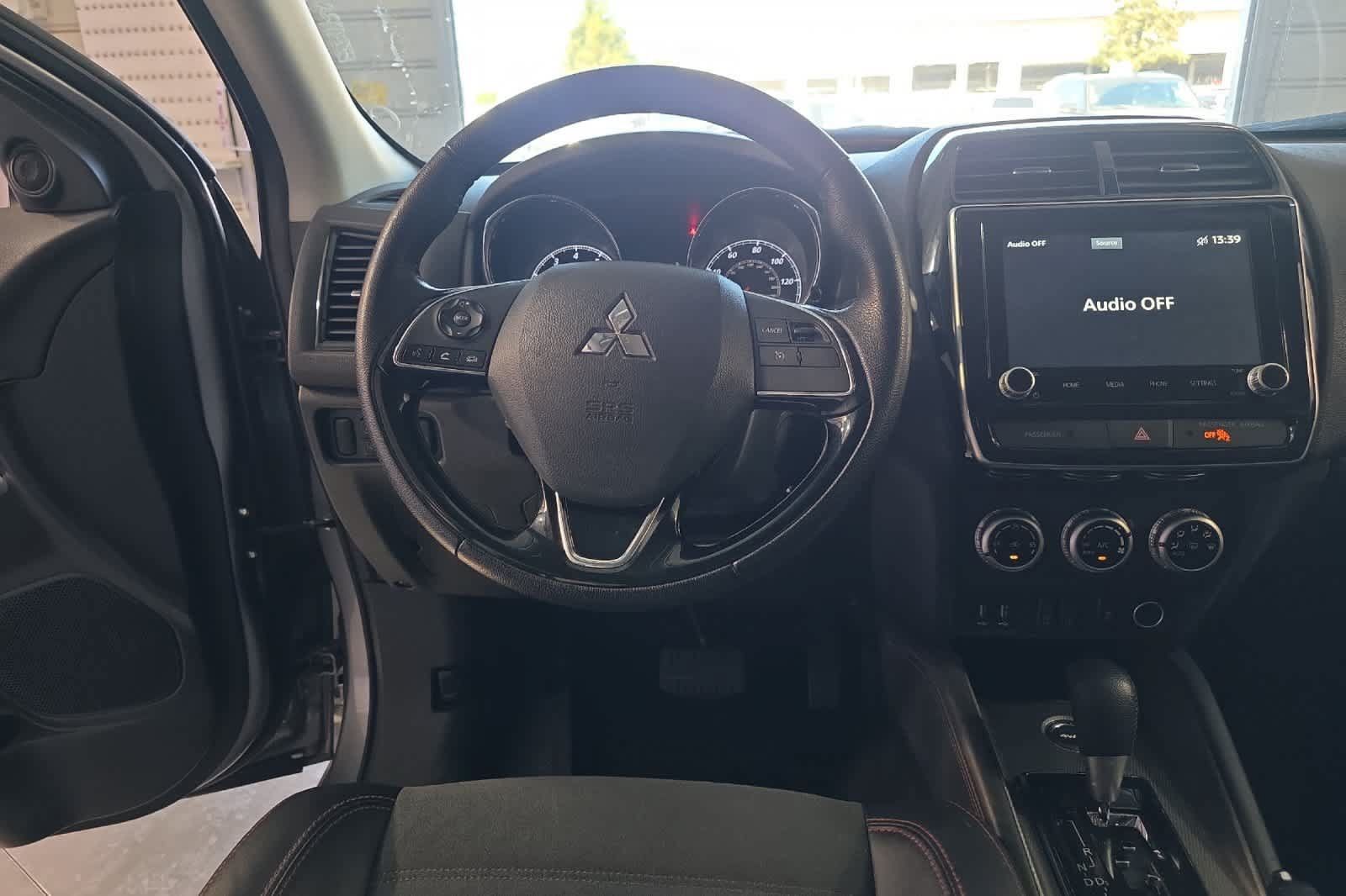 Used 2024 Mitsubishi Outlander Sport SE AWD/4WD image 16