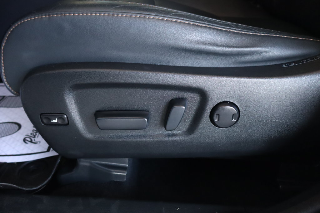 Used 2015 Toyota Highlander XLE AWD/4WD image 17