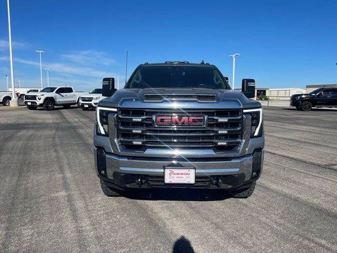 Used 2024 GMC Sierra 3500 SLE w/ SLE Value Package image 2