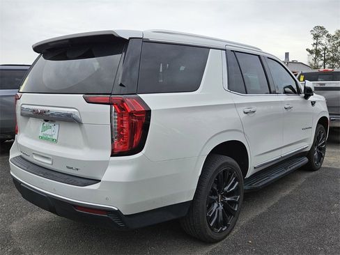 Used 2022 GMC Yukon SLT w/ SLT Premium Package image 11