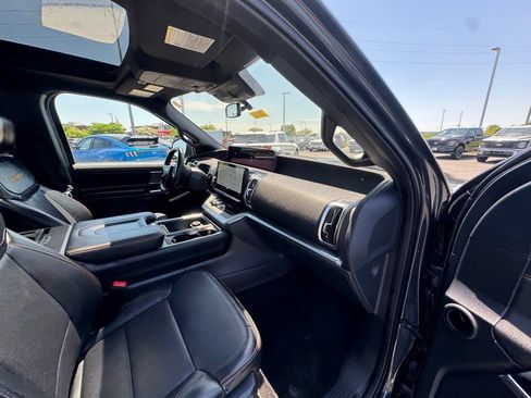 Used 2025 Ford Expedition Tremor AWD/4WD image 15