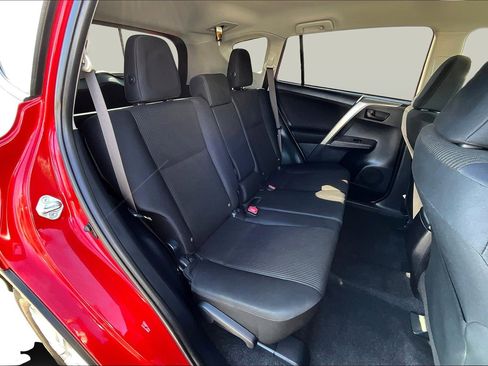 Used 2015 Toyota RAV4 LE image 25
