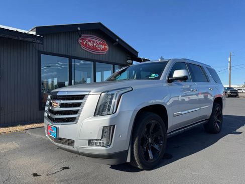Used 2018 Cadillac Escalade Premium Luxury AWD/4WD image 1