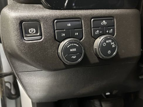 Used 2024 Chevrolet Silverado 3500 LT image 12