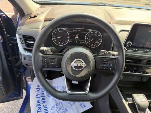 Used 2023 Nissan Rogue SV AWD/4WD image 18