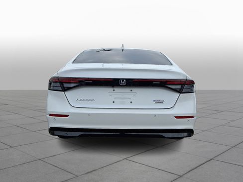 Used 2024 Honda Accord Touring image 5