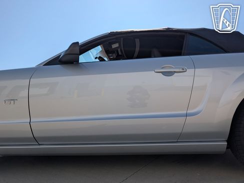 Used 2005 Ford Mustang GT image 30