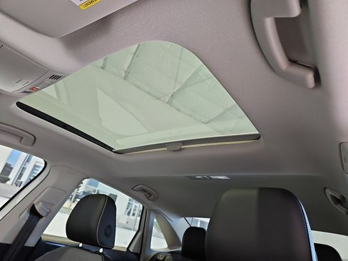 New 2026 Volkswagen Jetta SE FWD image 13