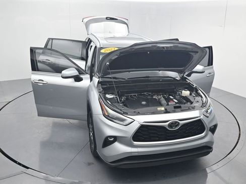 Used 2021 Toyota Highlander XLE image 63