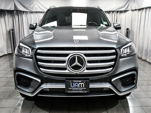 Used 2025 Mercedes-Benz GLS 450 GLS 450 image 2