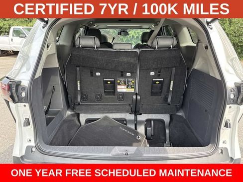 Used 2024 Toyota Sienna XLE FWD image 12